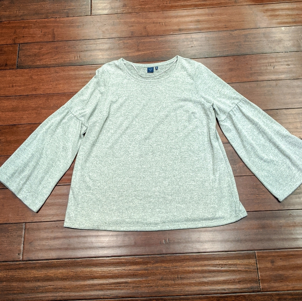 Log sleeved sweater